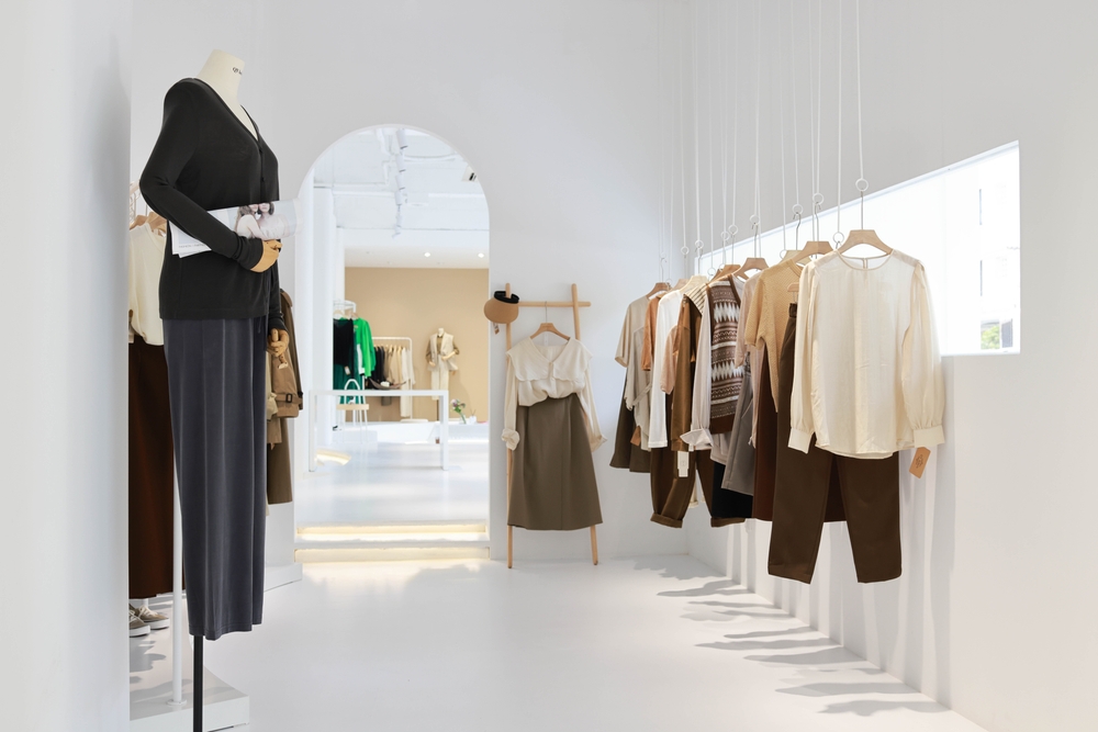 The,Interior,Of,A,Chic,,Minimalist,Clothing,Boutique,Features,A